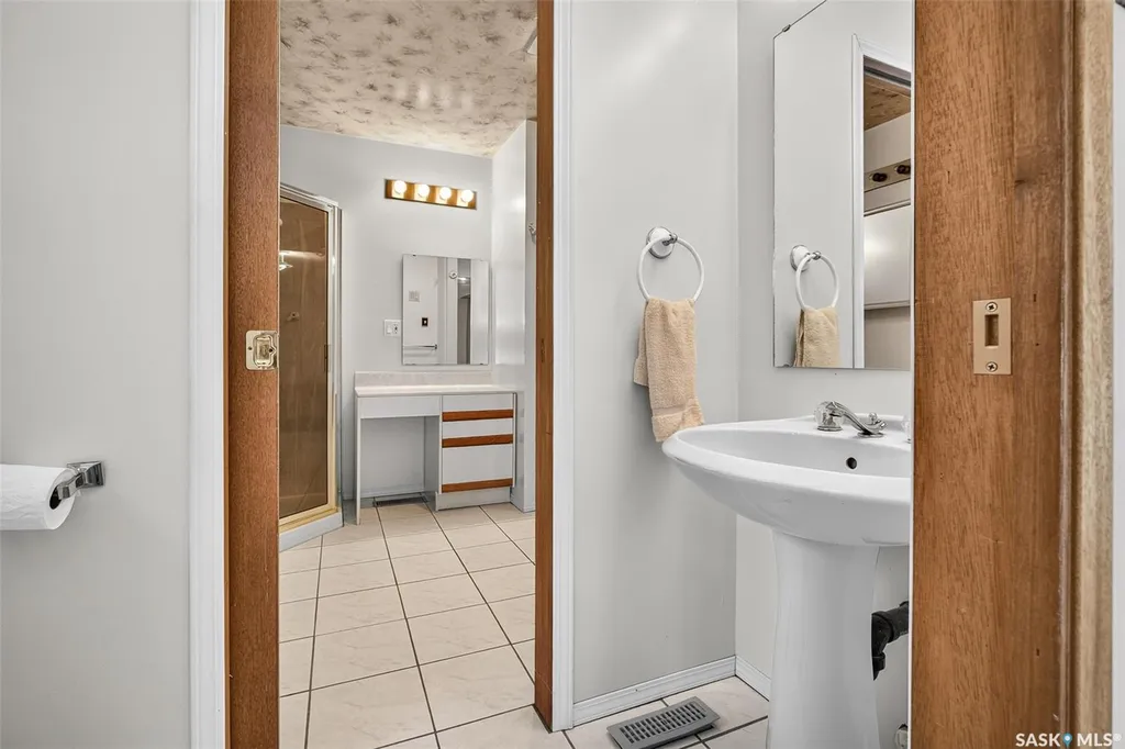 1154 Warner Street W Moose Jaw SK S6H 6L2