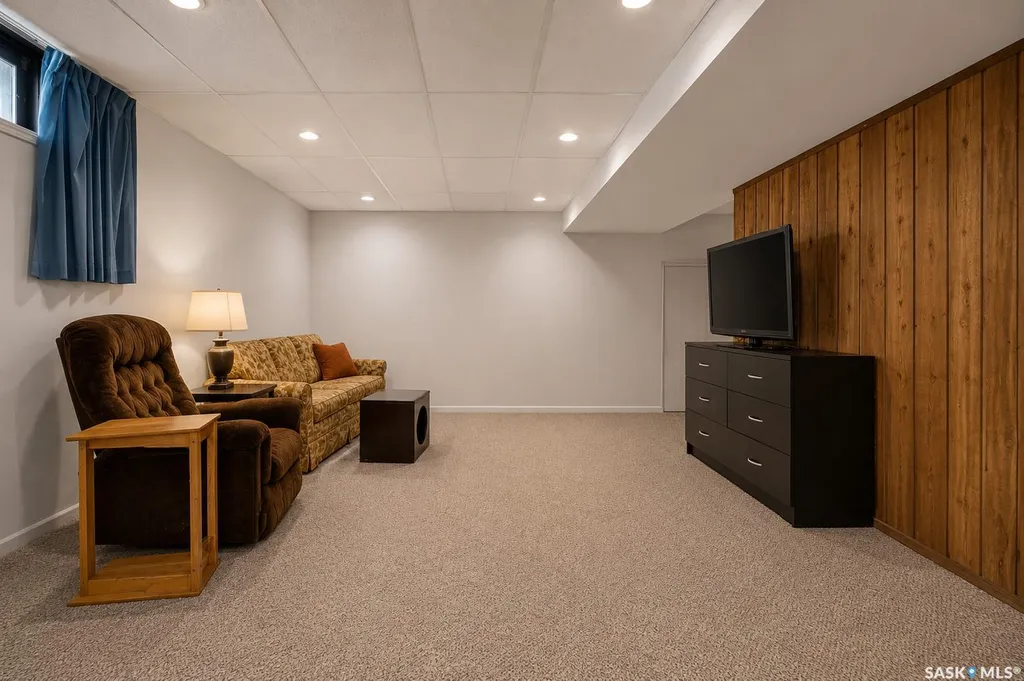 1154 Warner Street W Moose Jaw SK S6H 6L2