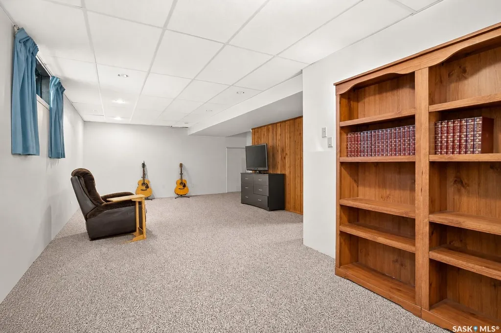 1154 Warner Street W Moose Jaw SK S6H 6L2