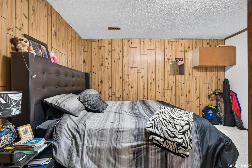 1154 Warner Street W Moose Jaw SK S6H 6L2