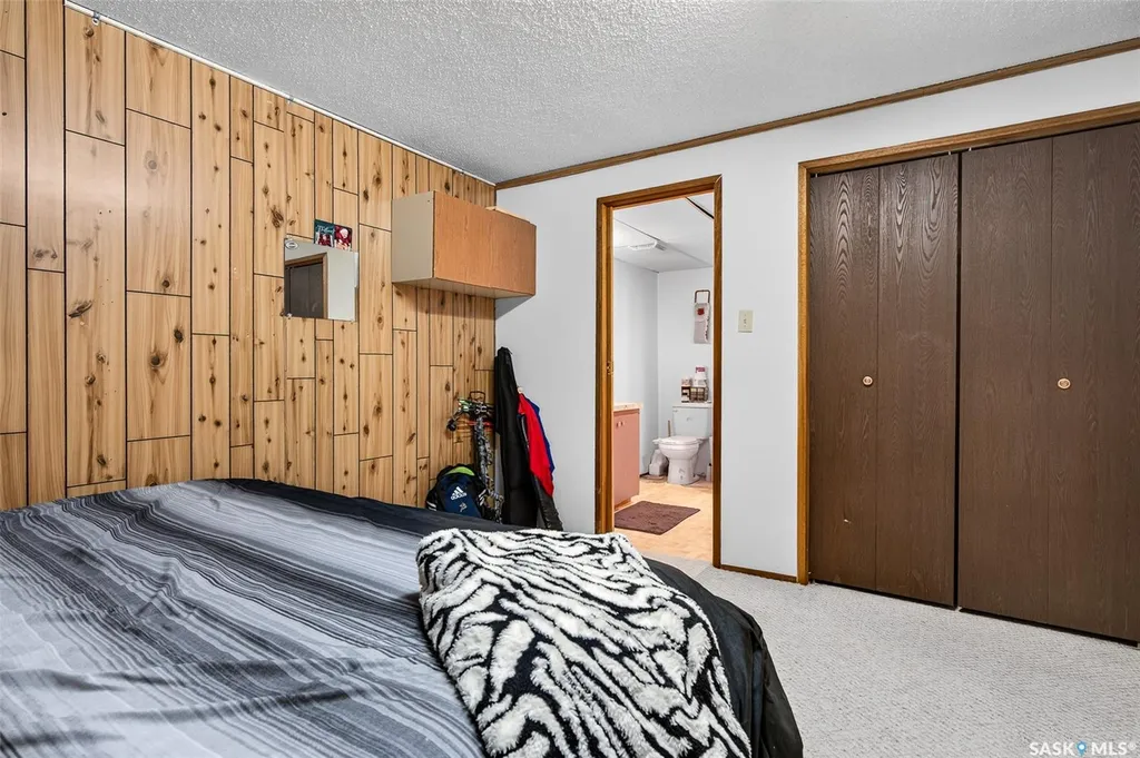 1154 Warner Street W Moose Jaw SK S6H 6L2