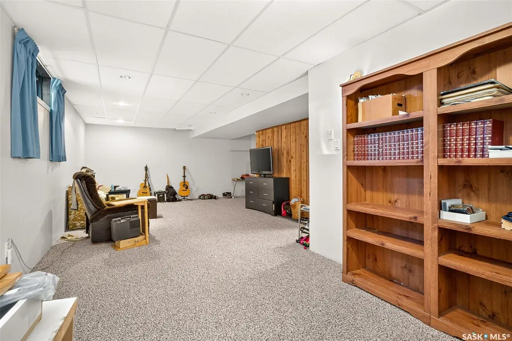 1154 Warner Street W Moose Jaw SK S6H 6L2