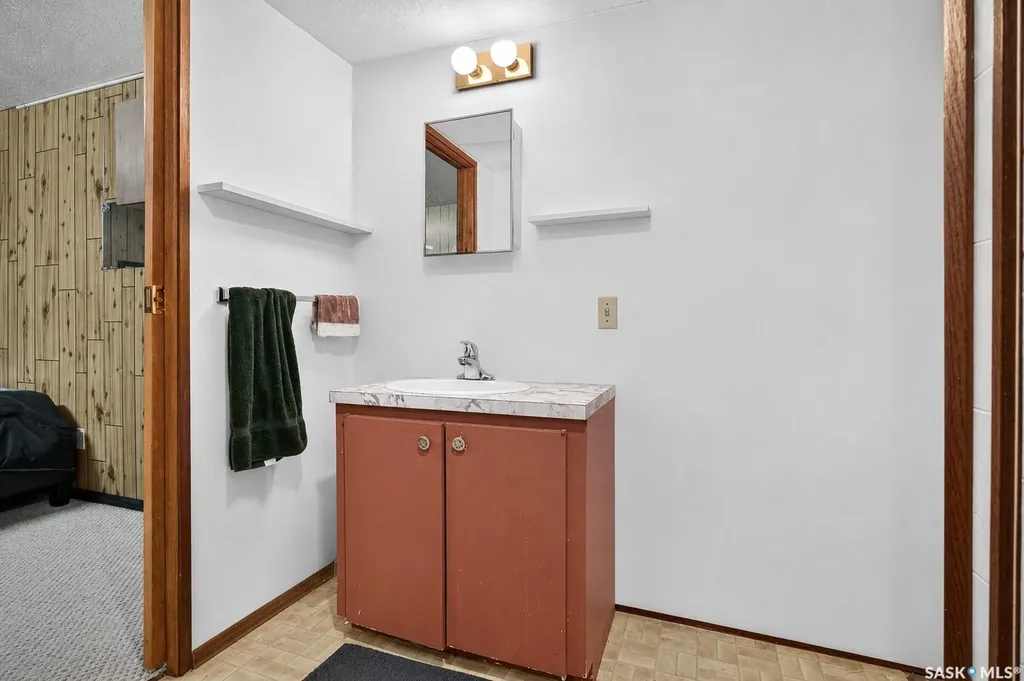 1154 Warner Street W Moose Jaw SK S6H 6L2