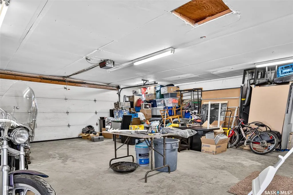 1154 Warner Street W Moose Jaw SK S6H 6L2