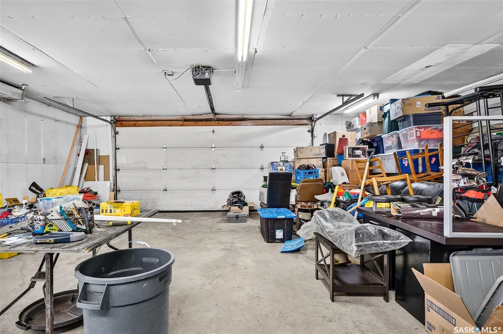 1154 Warner Street W Moose Jaw SK S6H 6L2