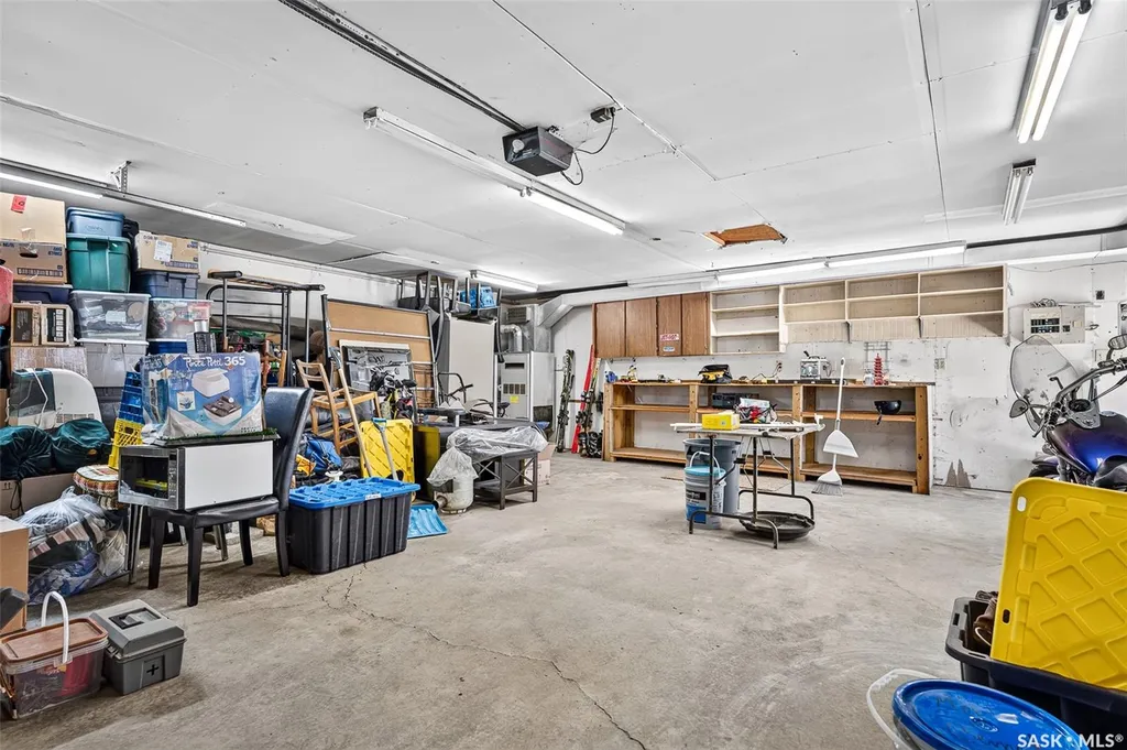 1154 Warner Street W Moose Jaw SK S6H 6L2