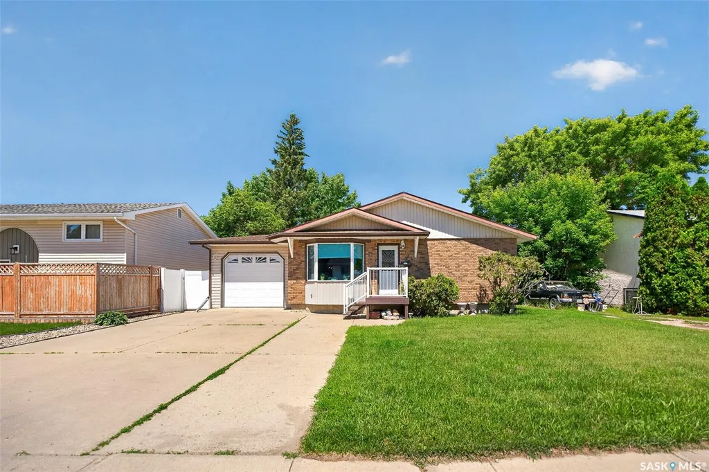 1154 Warner Street W Moose Jaw SK S6H 6L2