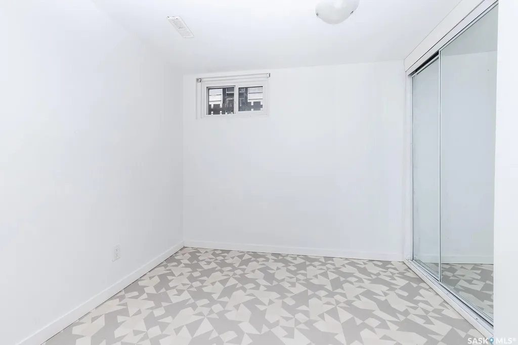 1223 C Avenue N Saskatoon SK S7L 1K6