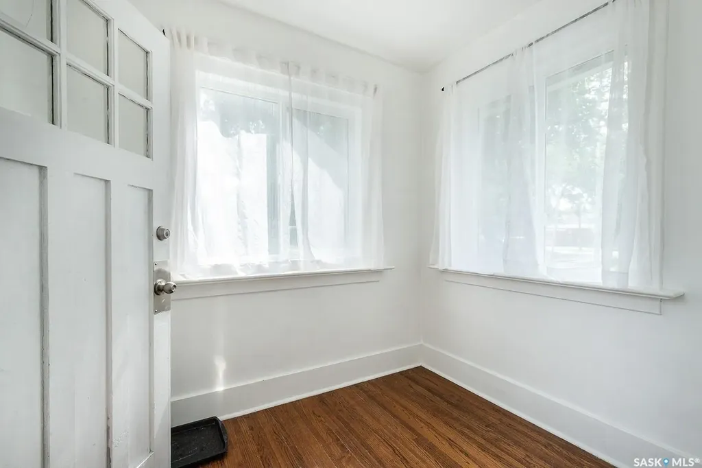 1223 C Avenue N Saskatoon SK S7L 1K6