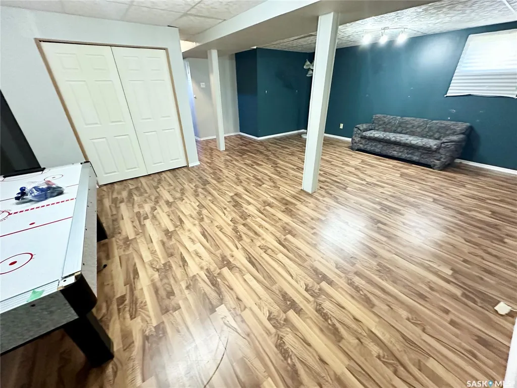 213 18th Street NE Weyburn SK S4H 3J4