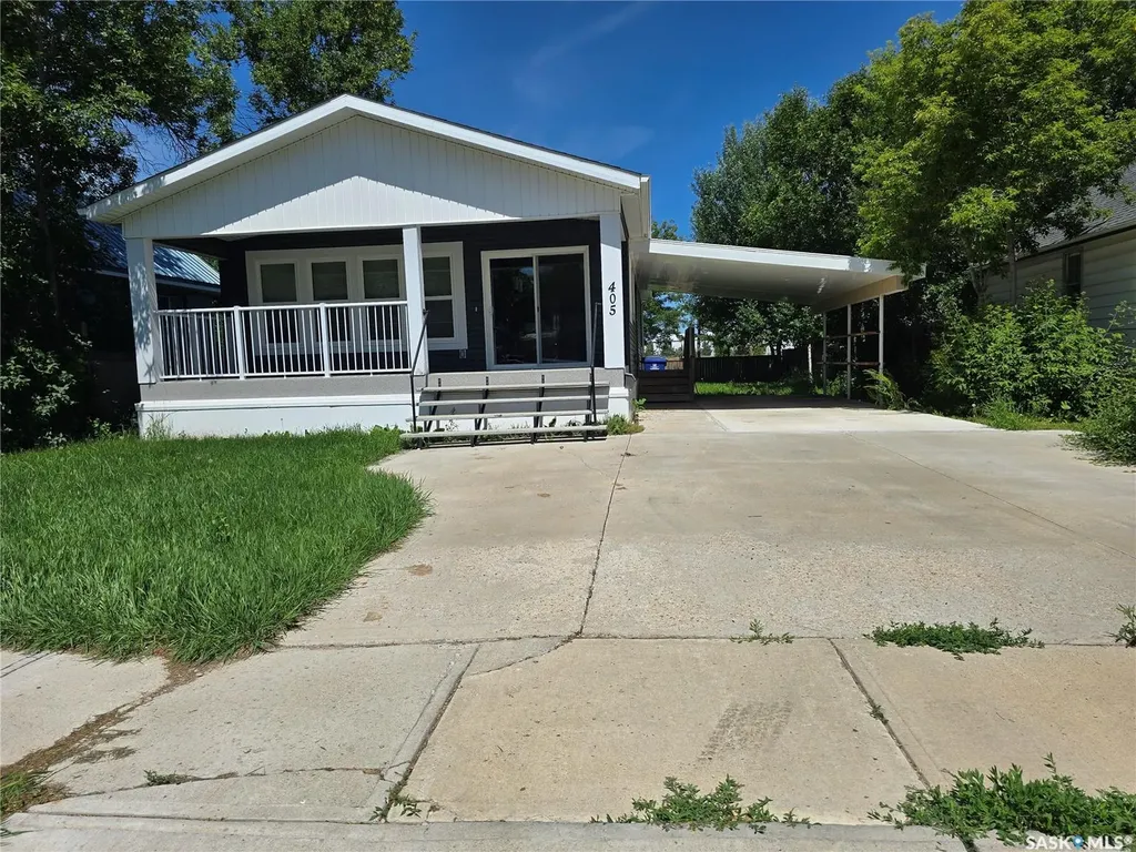 405 2nd Avenue SE Weyburn SK S4H 1W9