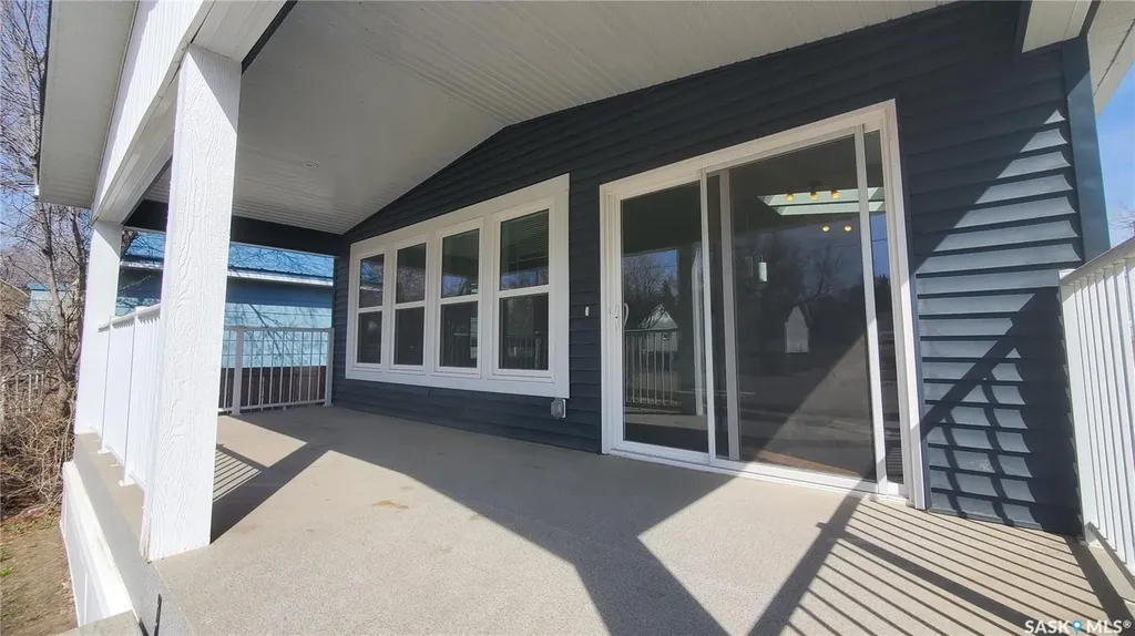405 2nd Avenue SE Weyburn SK S4H 1W9