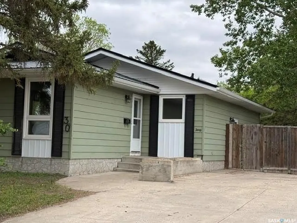 30 Shore Bay Regina SK S4R 7H6