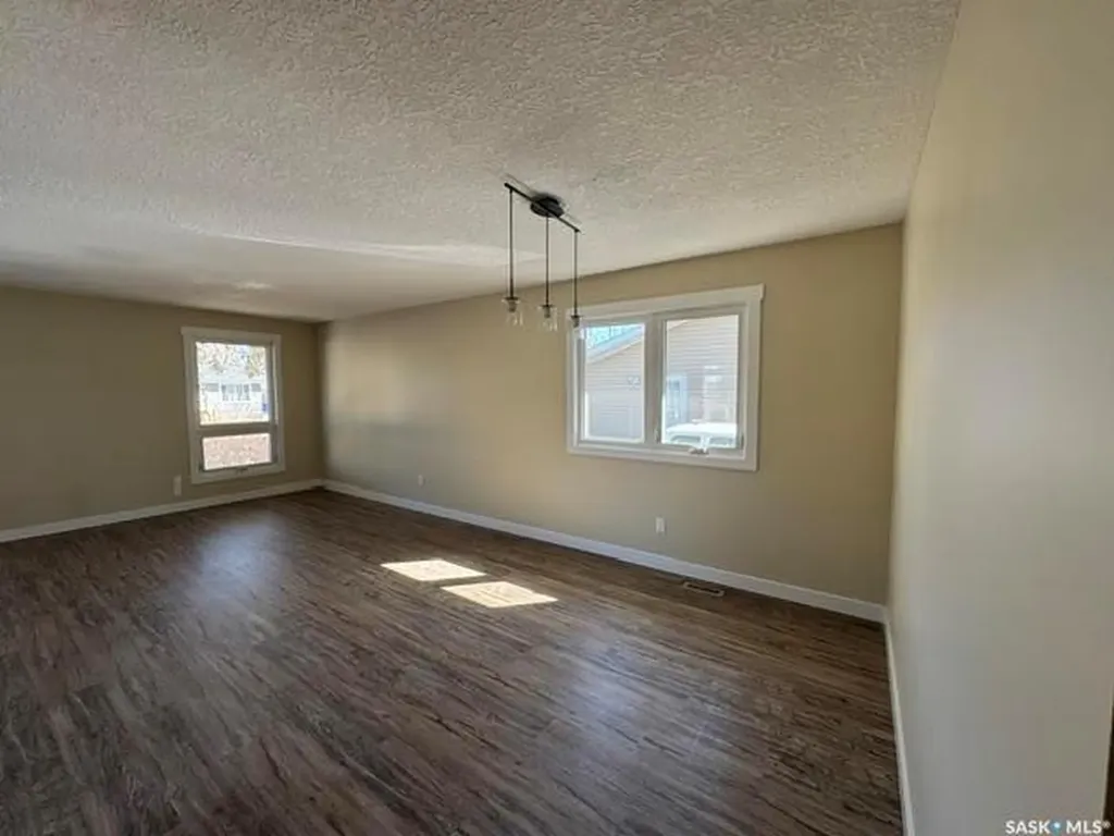 30 Shore Bay Regina SK S4R 7H6