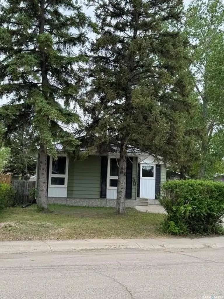 30 Shore Bay Regina SK S4R 7H6