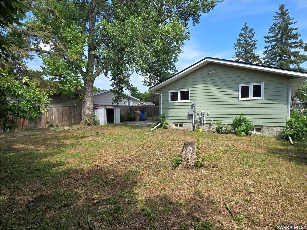 30 Shore Bay Regina SK S4R 7H6