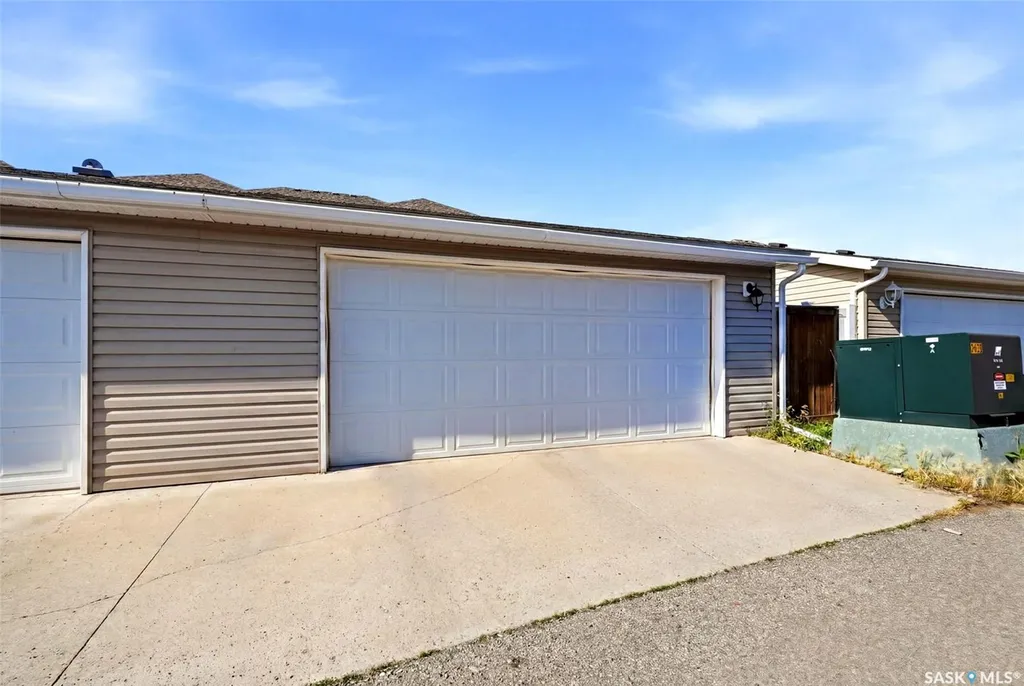 5325 Jim Cairns Boulevard Regina SK S4W 0G1
