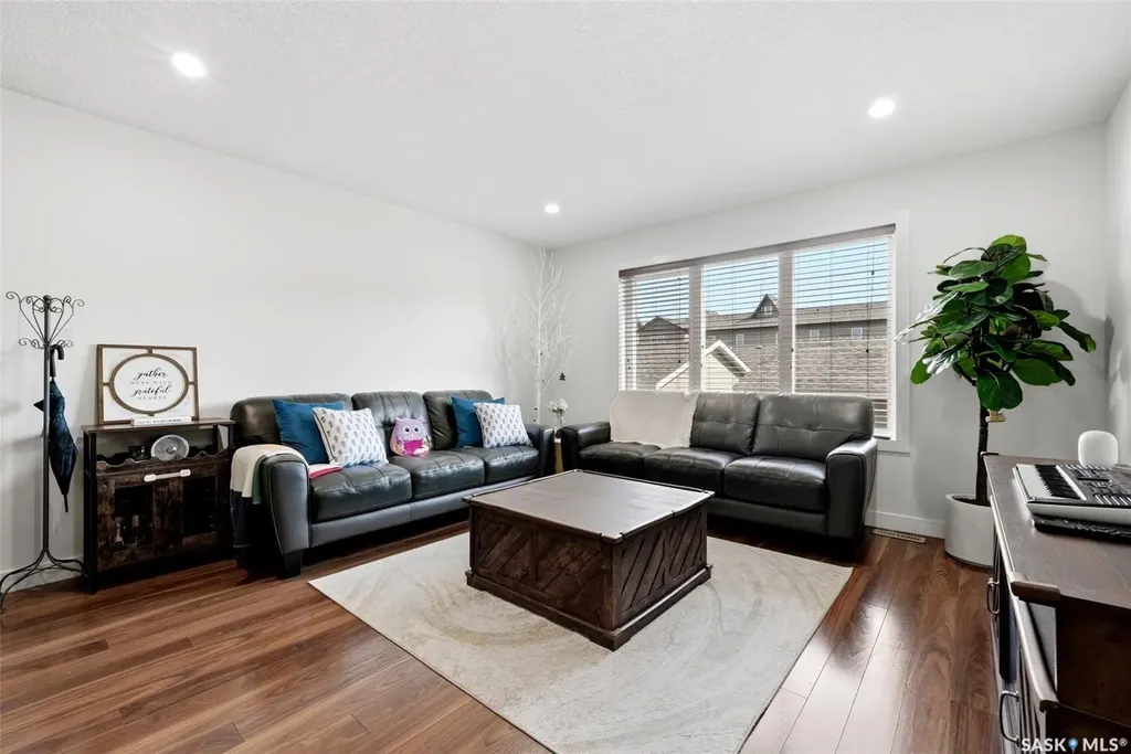 5325 Jim Cairns Boulevard Regina SK S4W 0G1