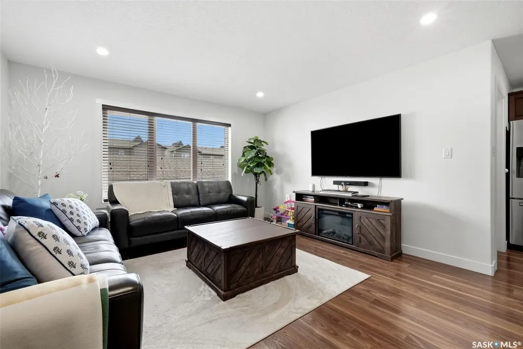 5325 Jim Cairns Boulevard Regina SK S4W 0G1