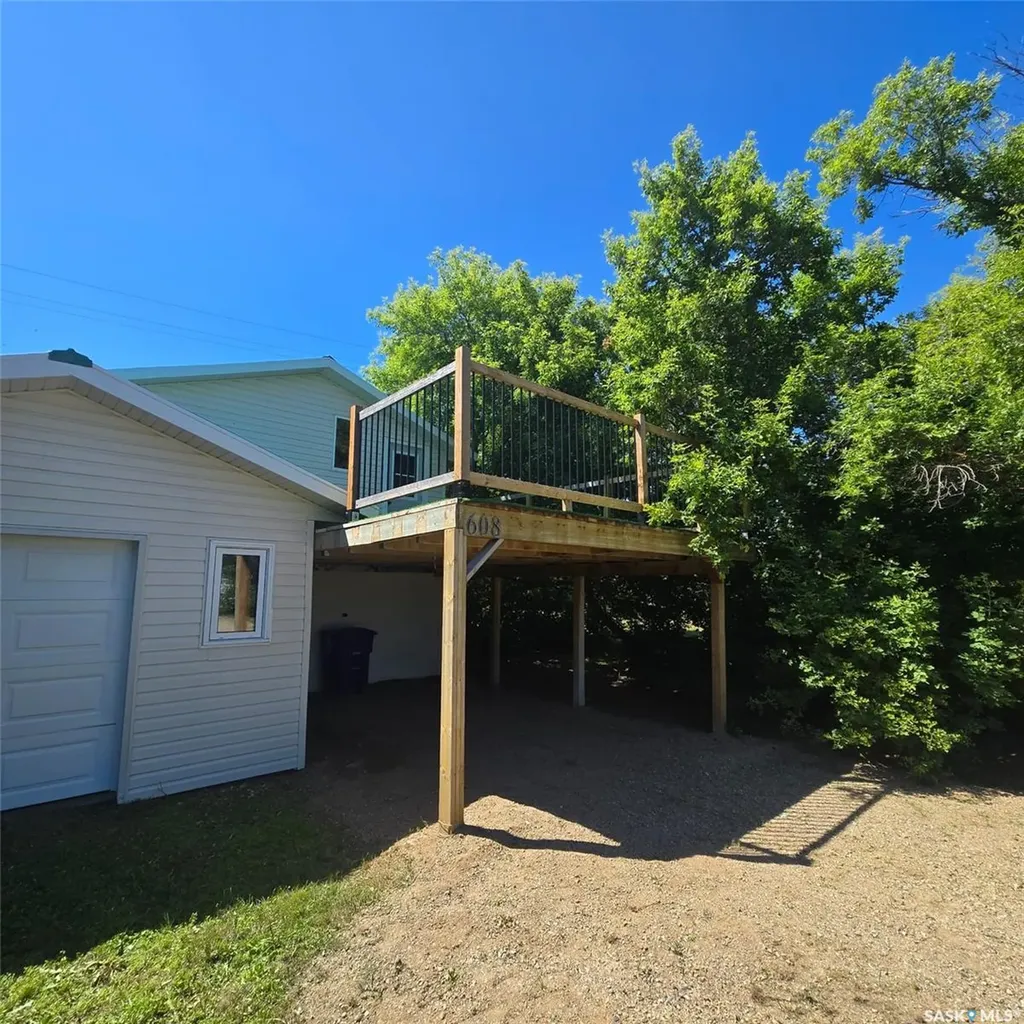 608 Whyte Street Loreburn SK S0H 2S0