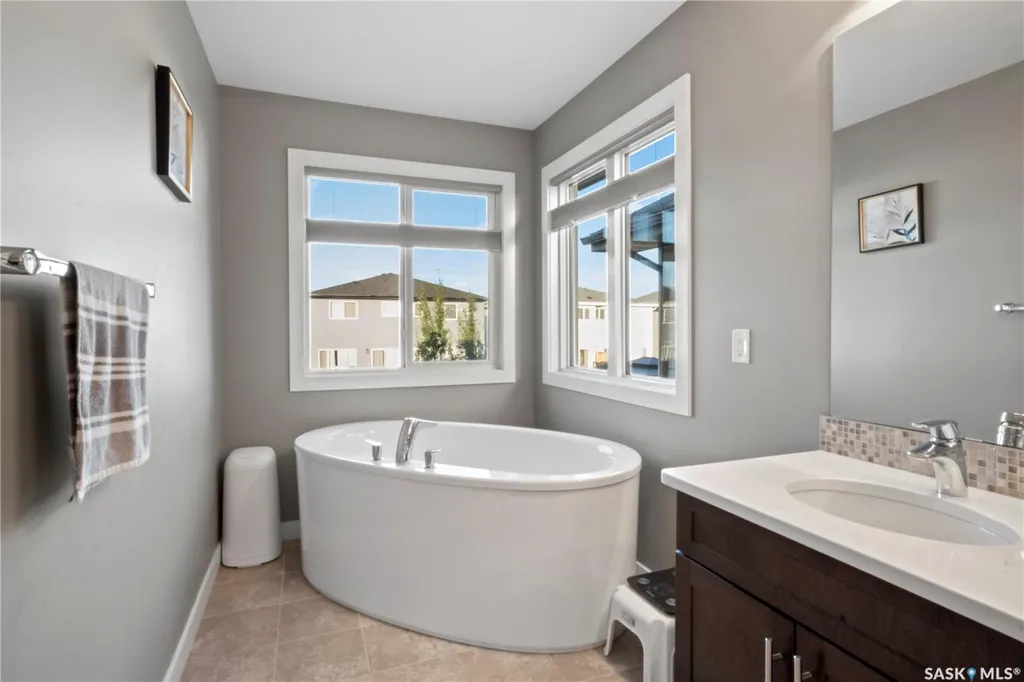 5433 Green Alder Way E Regina SK S4V 3M7