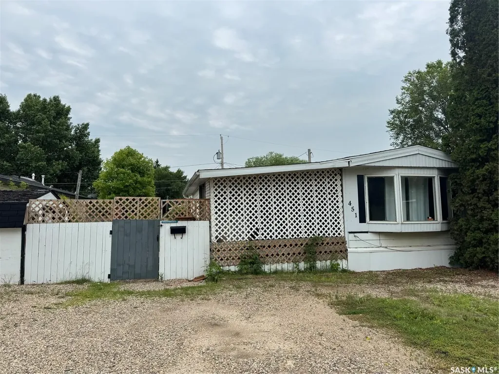 451 34th Street Battleford SK S0M 0E0