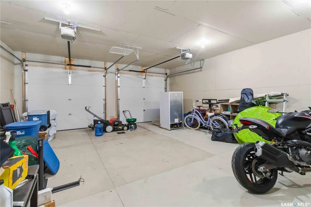 807 Weir Crescent Warman SK S0K 4S4
