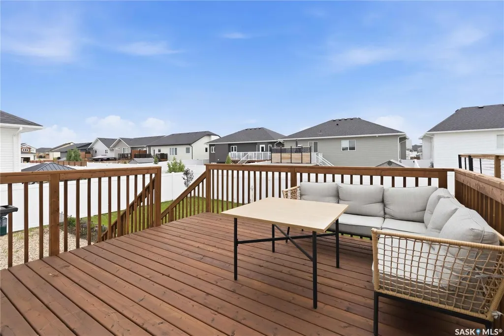 807 Weir Crescent Warman SK S0K 4S4
