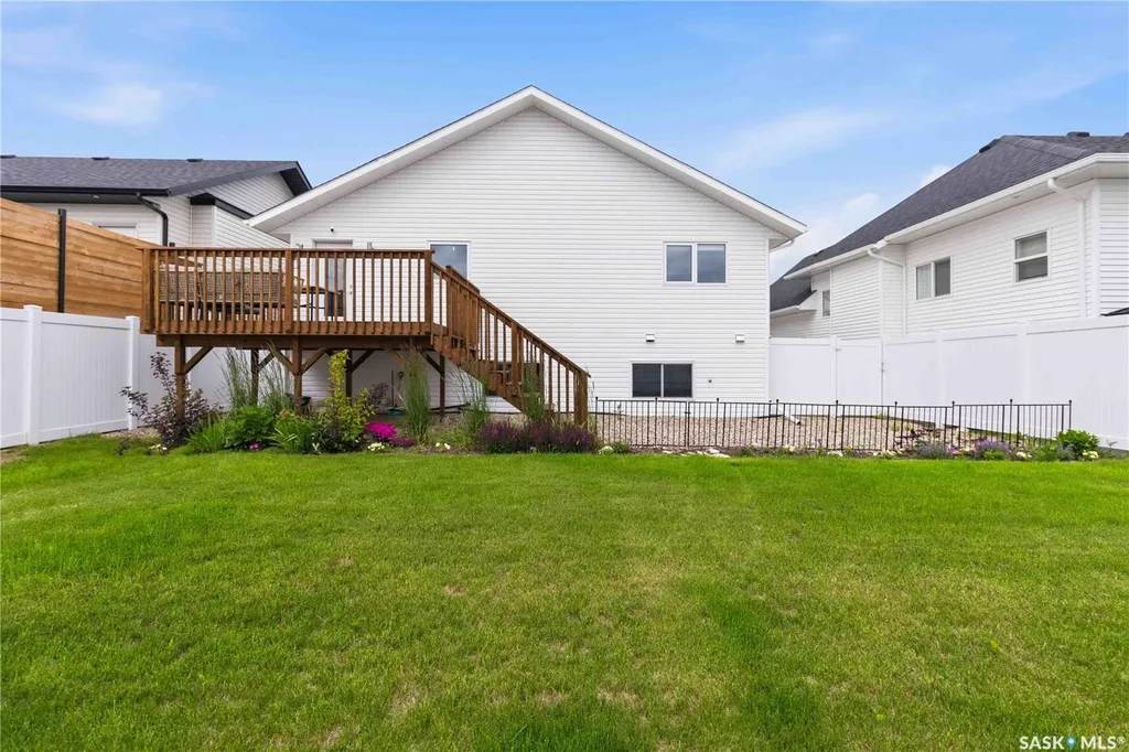 807 Weir Crescent Warman SK S0K 4S4