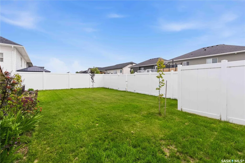 807 Weir Crescent Warman SK S0K 4S4