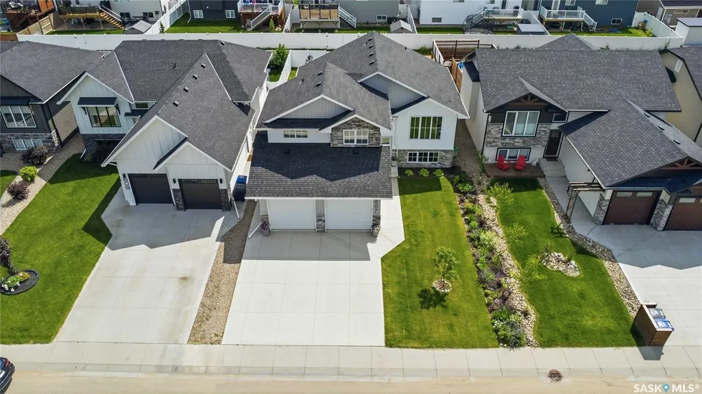 807 Weir Crescent Warman SK S0K 4S4