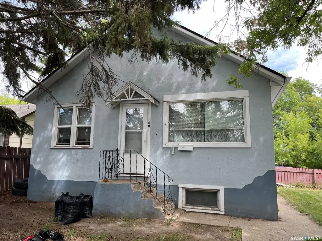 630 5th Avenue E Prince Albert SK S6V 2H5