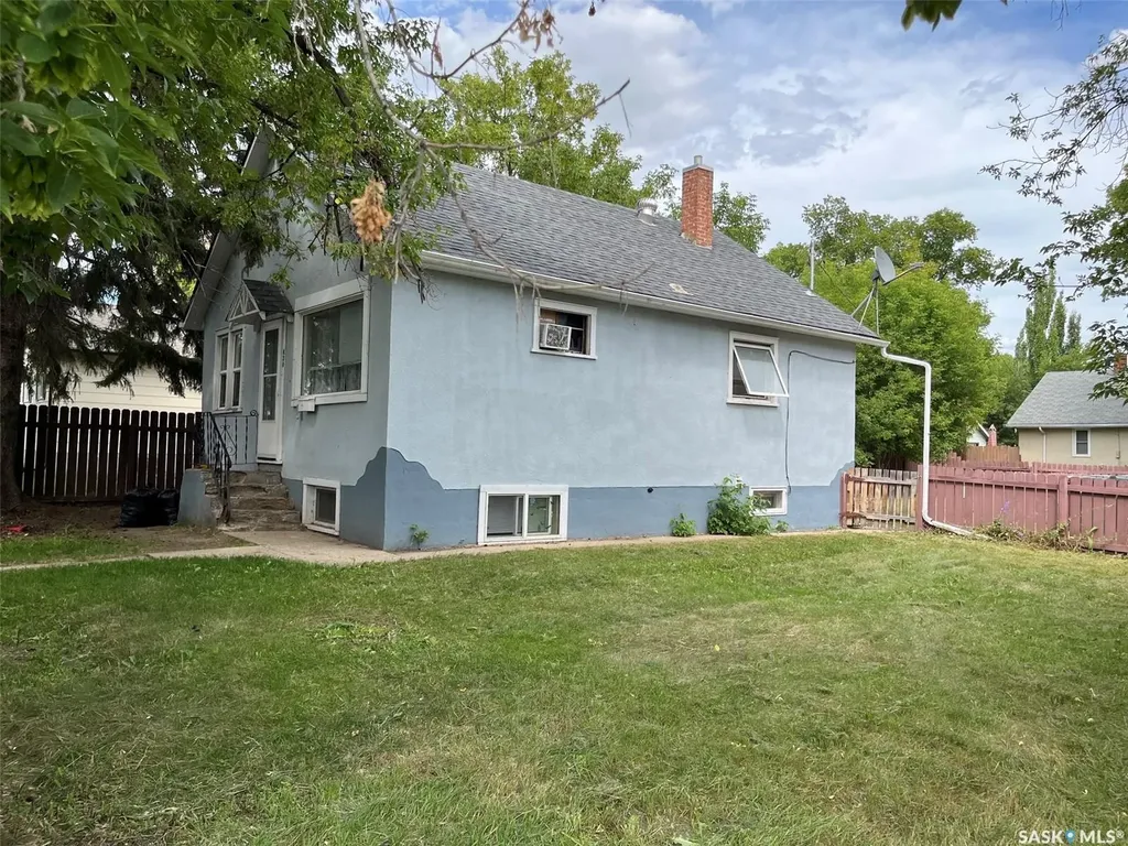 630 5th Avenue E Prince Albert SK S6V 2H5
