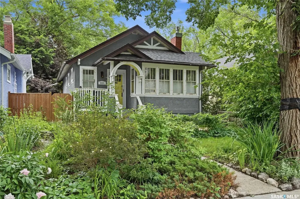2221 Montague Street Regina SK S4T 3K2