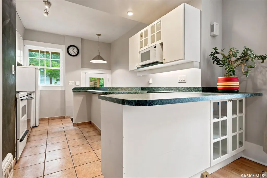 2221 Montague Street Regina SK S4T 3K2