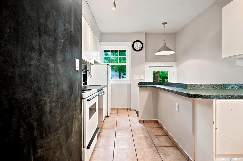 2221 Montague Street Regina SK S4T 3K2