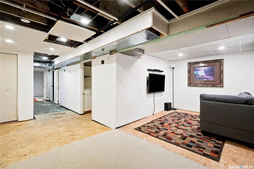 2221 Montague Street Regina SK S4T 3K2