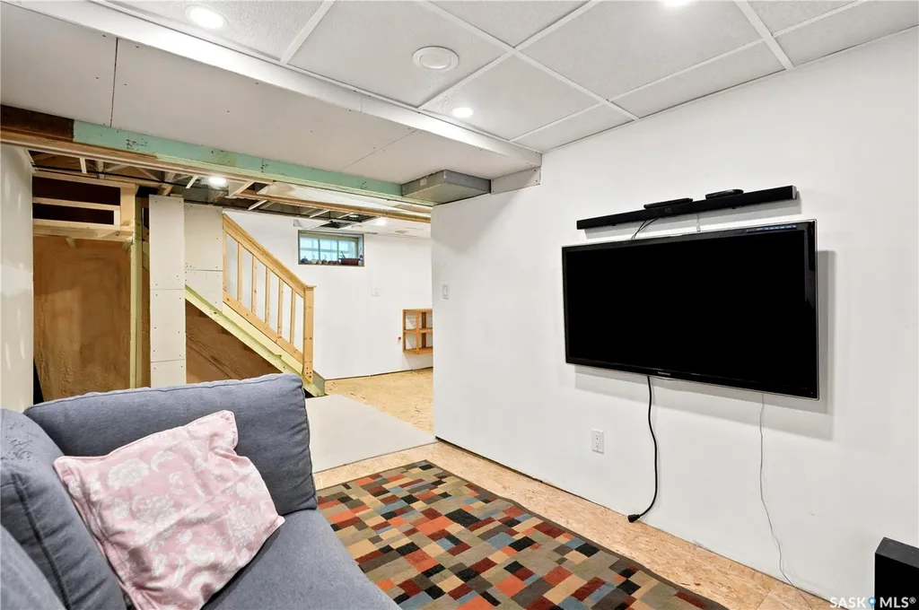 2221 Montague Street Regina SK S4T 3K2