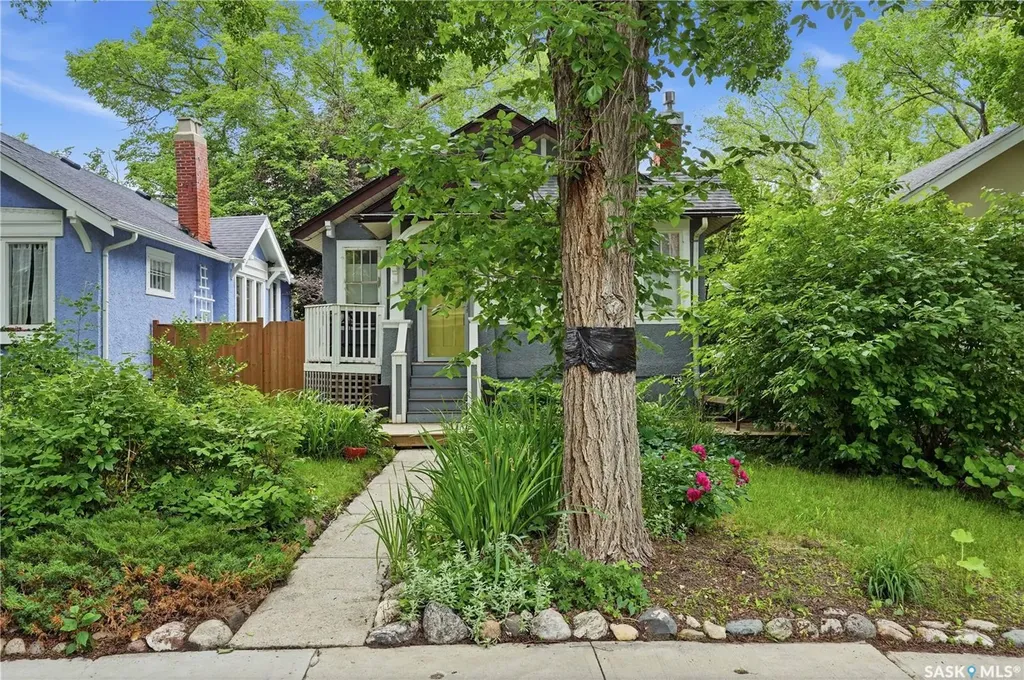 2221 Montague Street Regina SK S4T 3K2