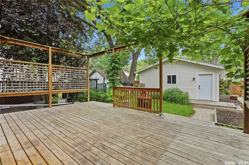 2221 Montague Street Regina SK S4T 3K2