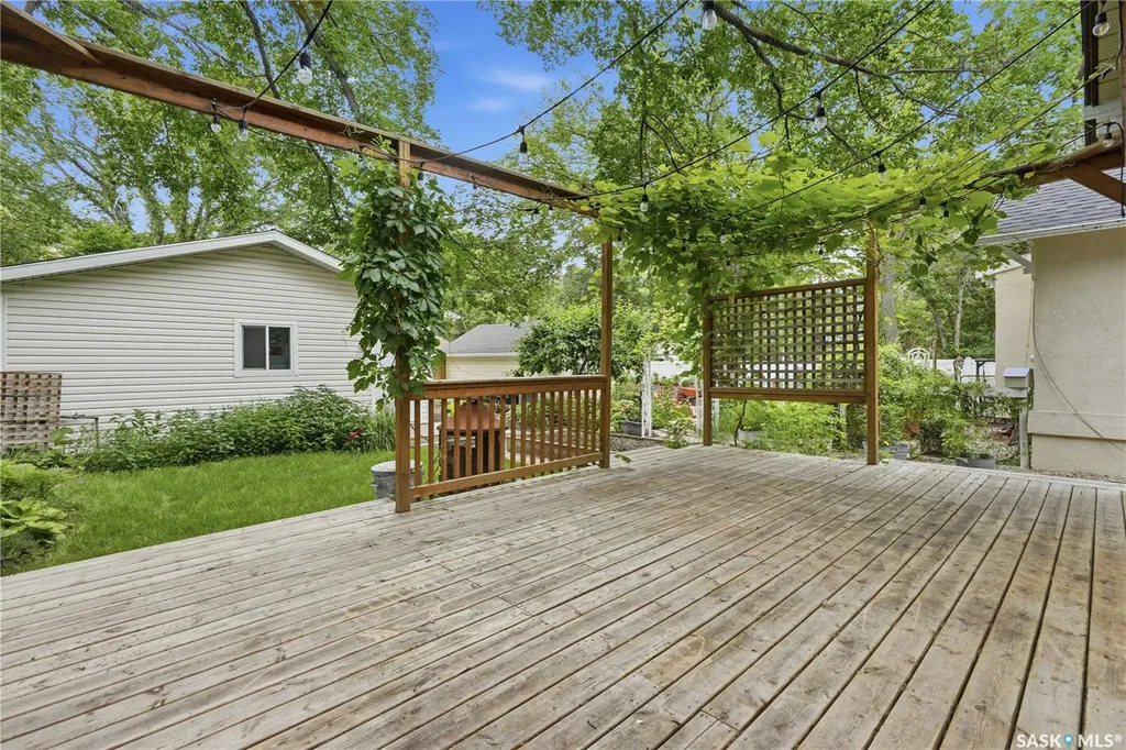 2221 Montague Street Regina SK S4T 3K2