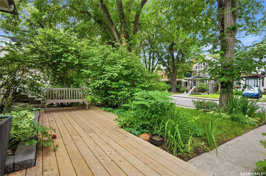 2221 Montague Street Regina SK S4T 3K2