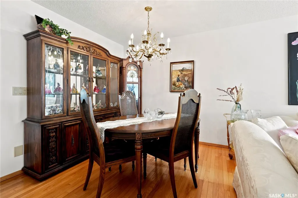 18 Greensboro Drive Regina SK S4S 7G1