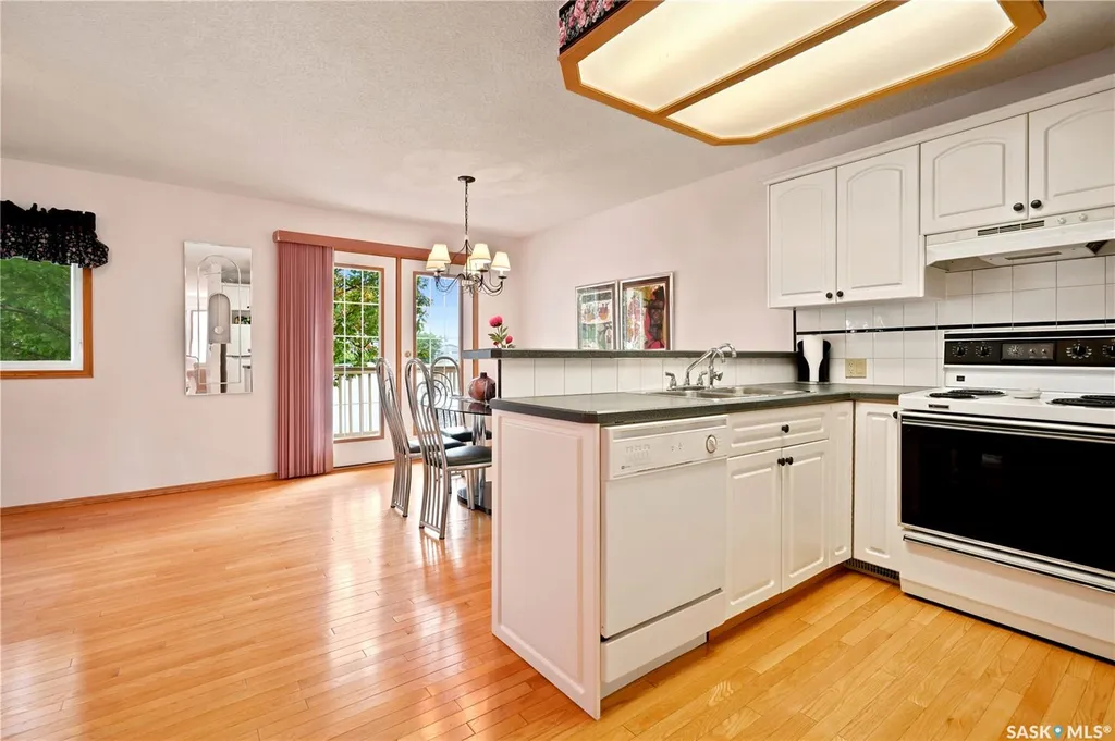 18 Greensboro Drive Regina SK S4S 7G1