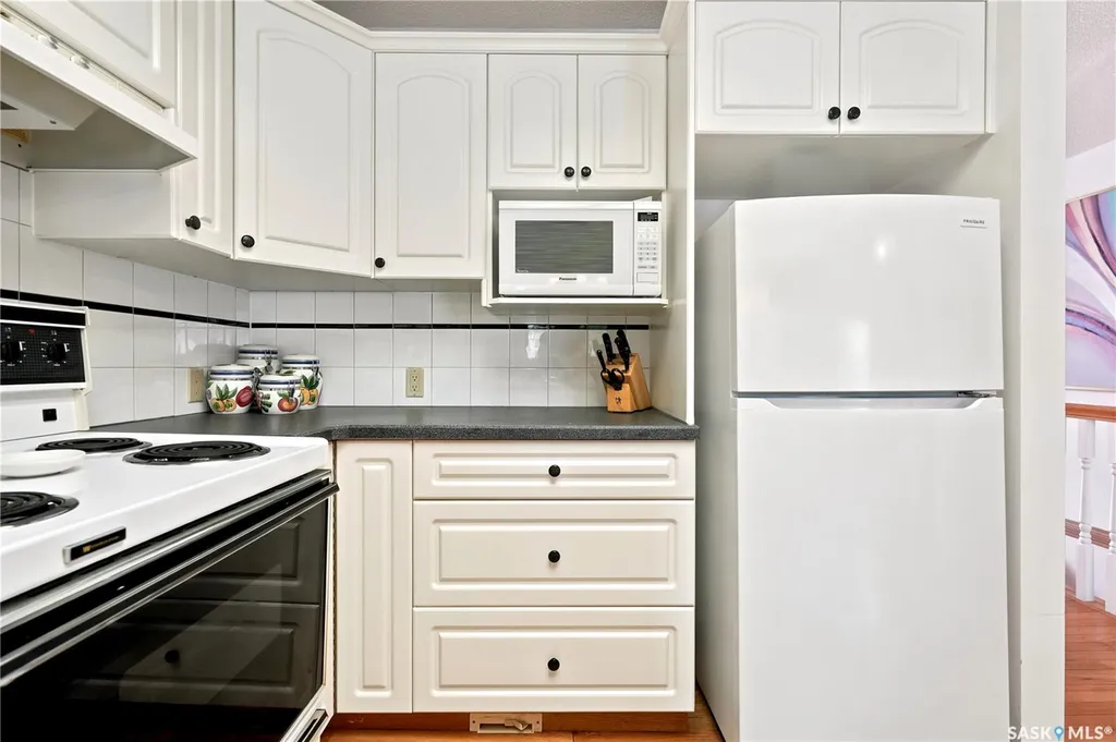 18 Greensboro Drive Regina SK S4S 7G1