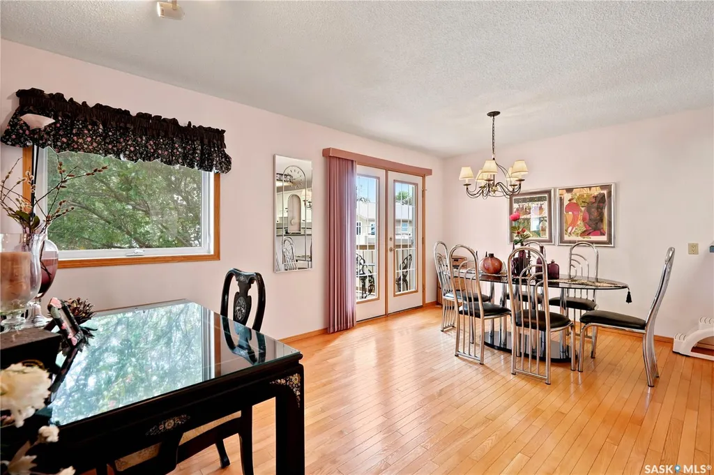 18 Greensboro Drive Regina SK S4S 7G1