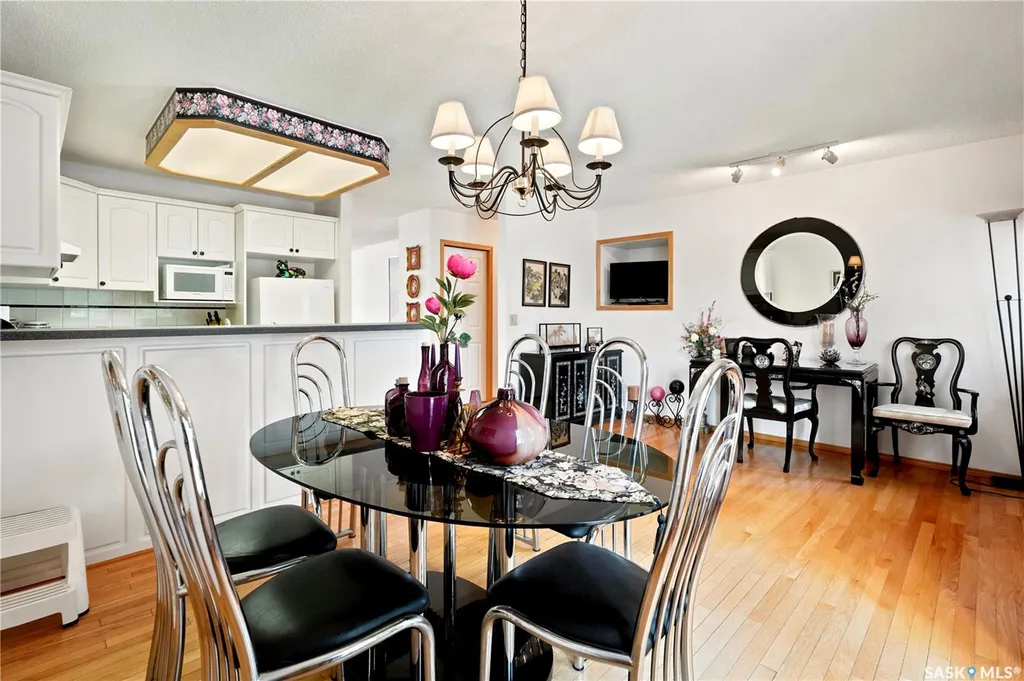 18 Greensboro Drive Regina SK S4S 7G1