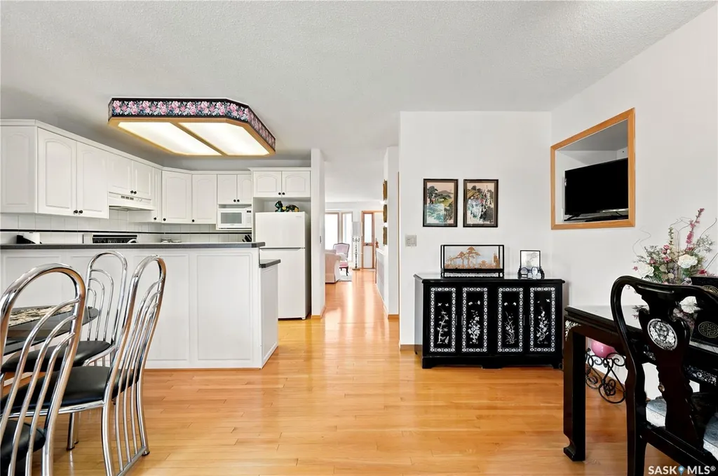 18 Greensboro Drive Regina SK S4S 7G1