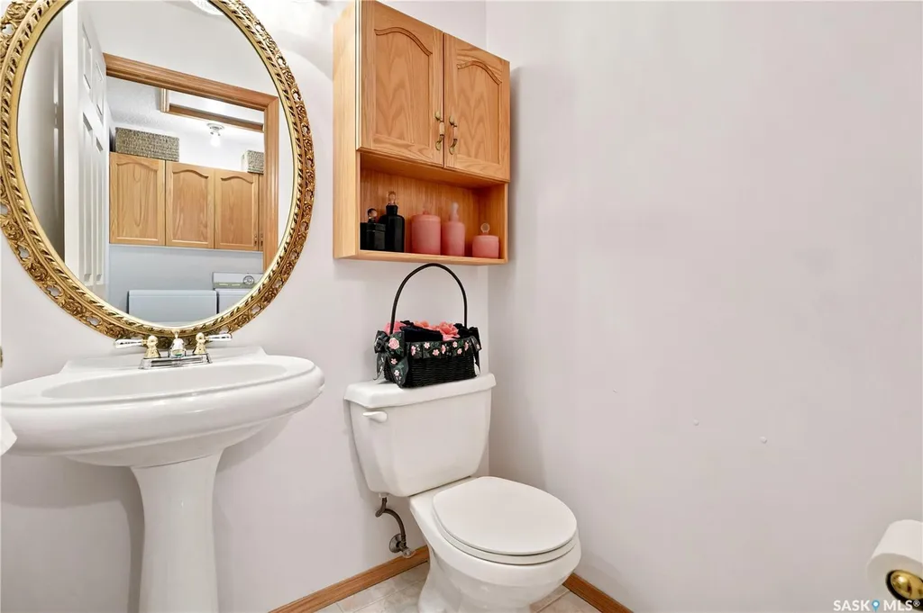 18 Greensboro Drive Regina SK S4S 7G1