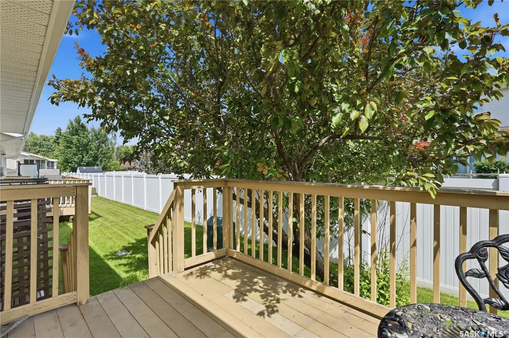 18 Greensboro Drive Regina SK S4S 7G1
